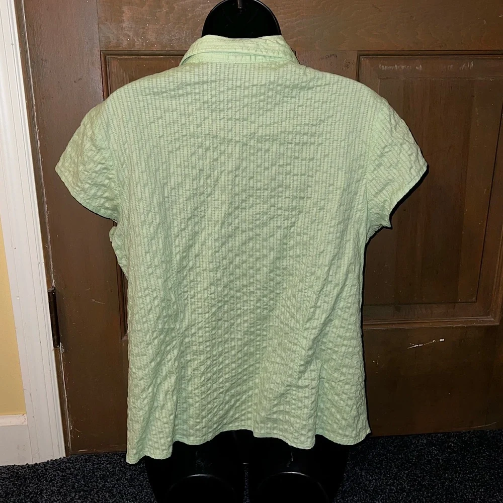 3/$15 Sonoma Green Textured Button Down Short Sleeve Top Size L - Picture 2 of 8
